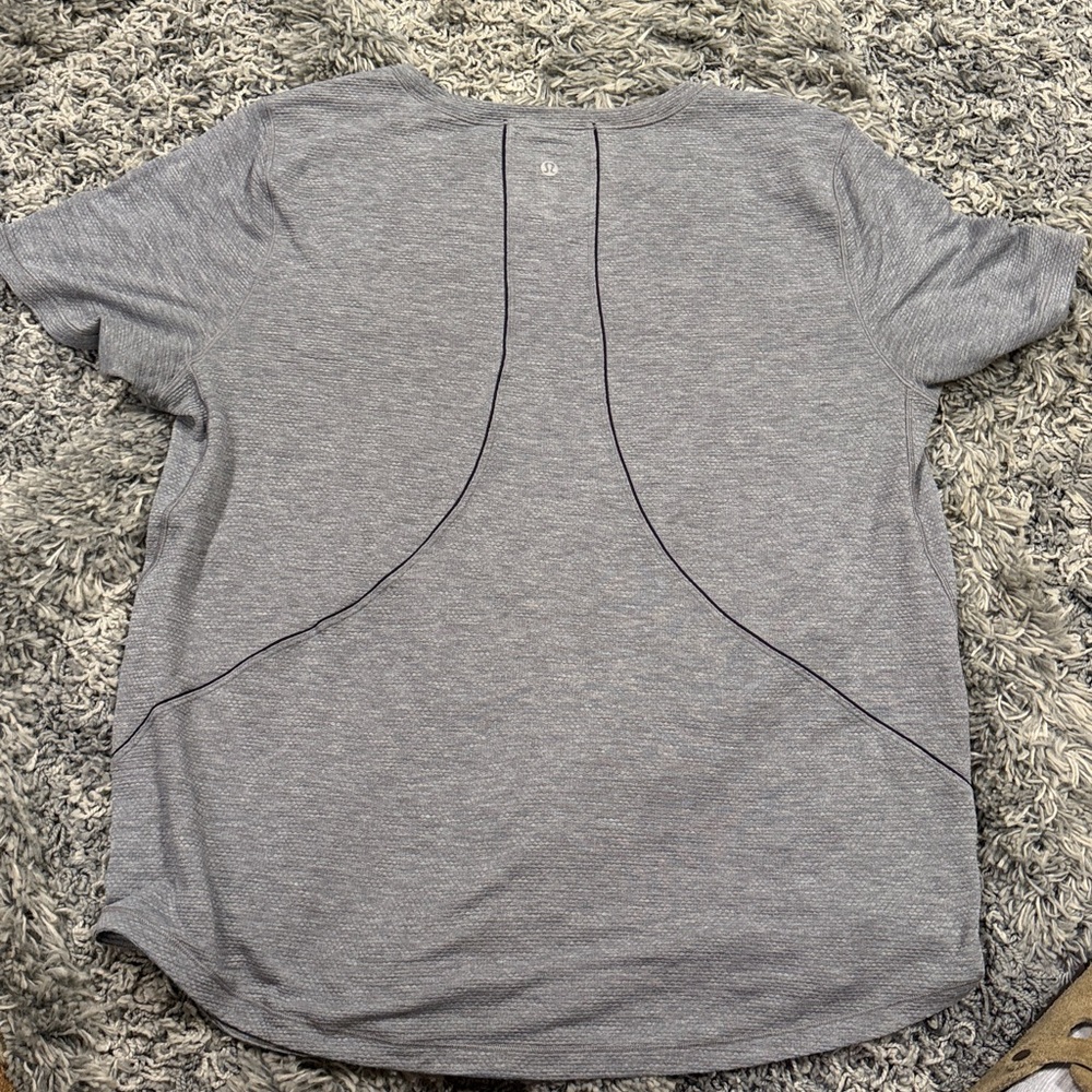 Lululemon Tuck and Flow Shirt - Picture 3 of 6